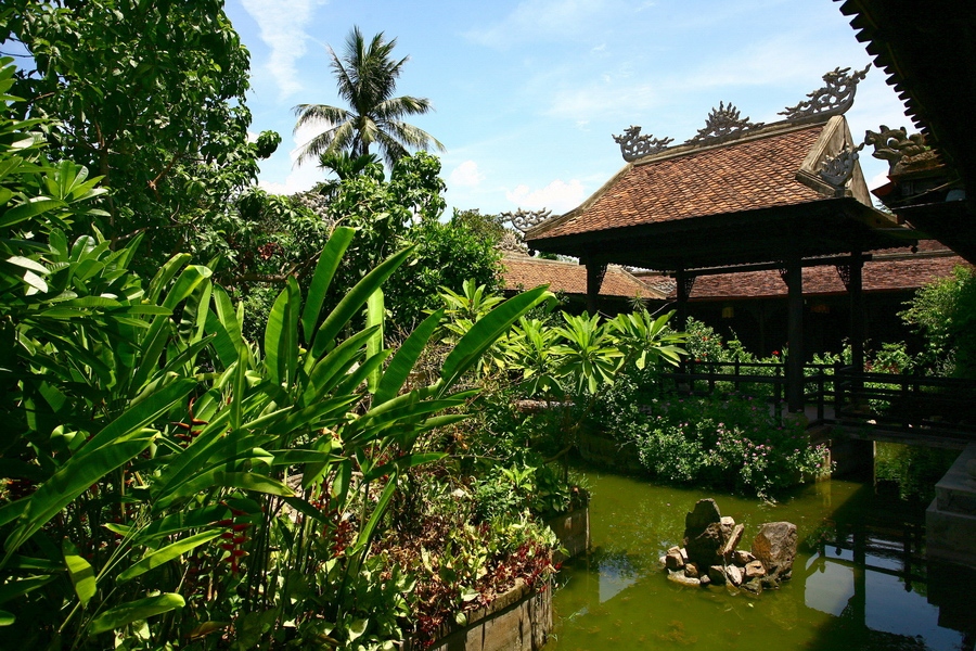 Giải pháp kiến trúc: Là giải pháp quan trọng nhất và liên hệ mật thiết với các giải pháp khác. Giải pháp kiến trúc phải giải quyết được cơ bản các vấn đề về tiết kiệm năng lượng. Theo đó, có thể khái quát chung những giải pháp sau