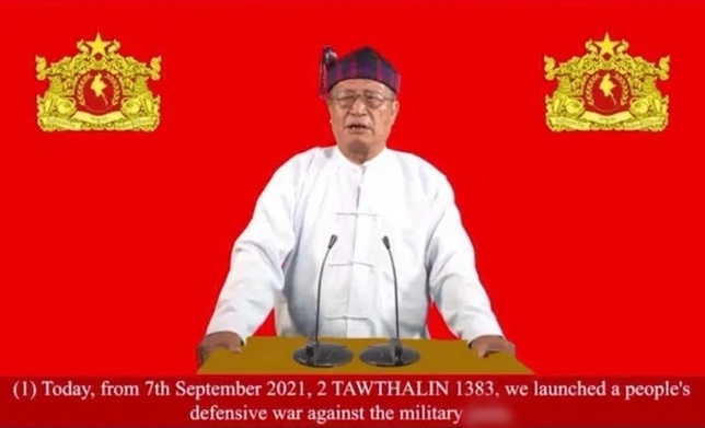 "Quyền Tổng thống" Lashi La của chính phủ ngầm Đoàn kết Quốc gia Myanmar ra lời kêu gọi khởi nghĩa toàn quốc trong video đăng tải trên Facebook hôm 7/9/2021. Ảnh: EyePress News.