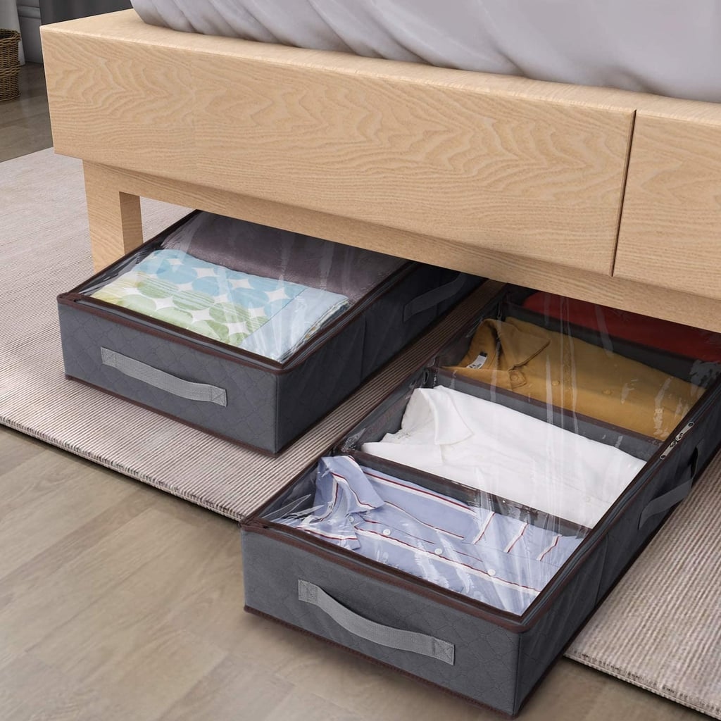 Không gian phía dưới sofa, dưới gầm giường khá thích hợp để cất đồ đạc. Miễn là bạn cho vào hộp kín để quần áo không bị bụi bẩn, nấm mốc./.