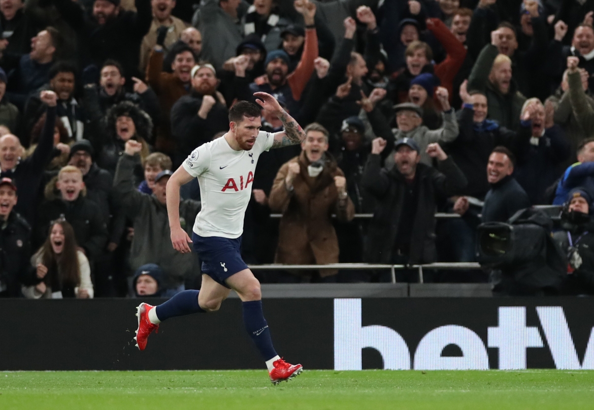 Tiền vệ: Pierre-Emile Hojbjerg (Tottenham)