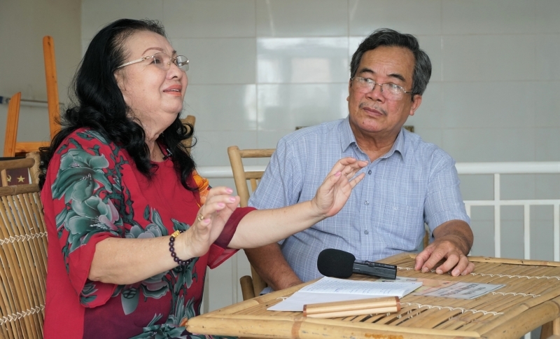 Nghệ sĩ Kiều Mỹ Dung - Họa sĩ Trần Thiện dù đã về hưu nhưng ngọn lửa đam mê nghệ thuật cải lương không bao giờ tắt.
