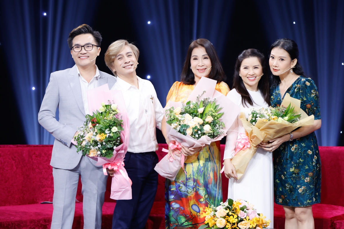 Dàn diễn viên "Mùi ngò gai" cảm ơn khán giả đã đón nhận và dành tình cảm cho bộ phim cùng ê-kíp.