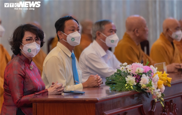 Tham dự còn có bà Tô Thị Bích Châu, Chủ tịch Uỷ ban MTTQ Việt Nam TP.HCM cùng đại diện các cơ quan chức năng.