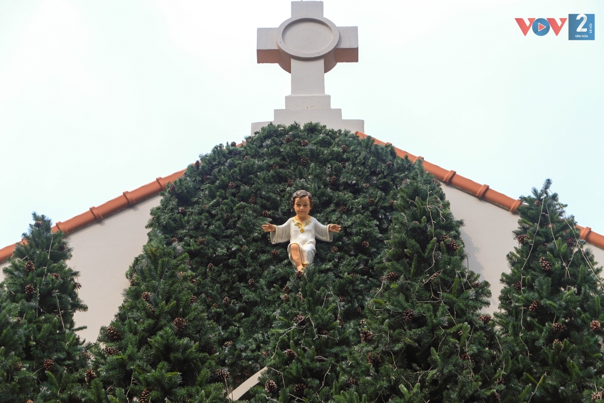 Do ảnh hưởng của dịch bệnh, không khí những ngày trước Noel năm nay có vẻ bớt náo nhiệt so với mọi năm./.