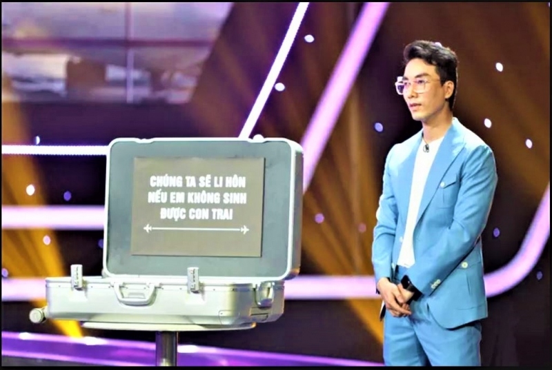 Phát ngôn của Công Hoàng trong gameshow "Hành lý tình yêu" khiến cho dư luận bức xúc, phản đối.