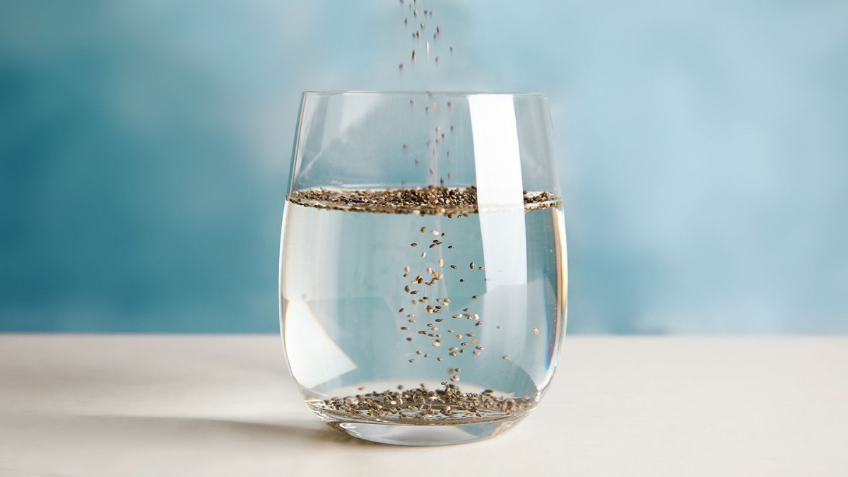Nước hạt chia sẽ giúp bạn cảm thấy no lâu hơn.