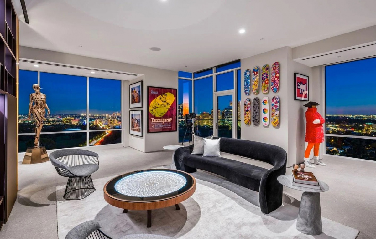Penthouse của The Weeknd được rao bán với giá 22,5 triệu USD.