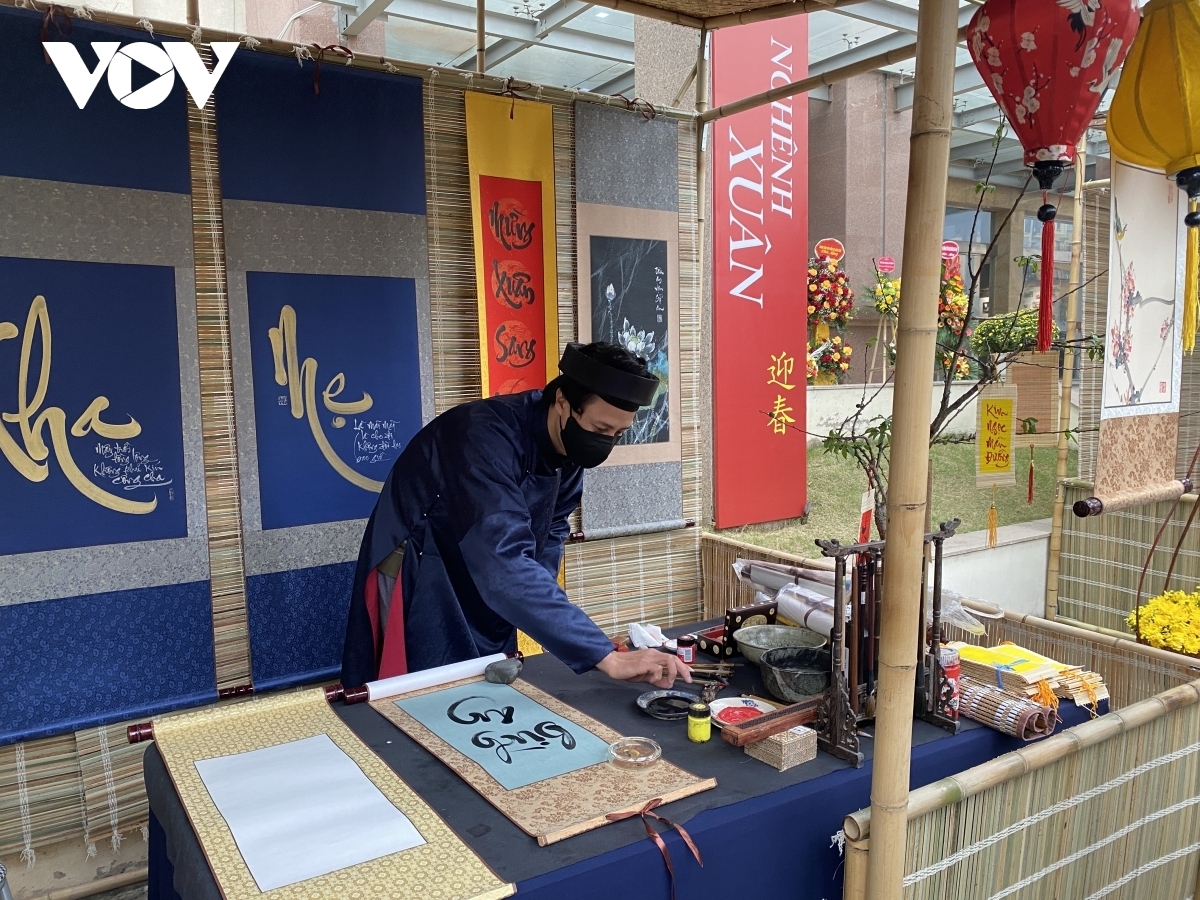 The National Archives Centre No 1 opened the exhibition on the Lunar New Year festival, known locally as Tet, on January 14 in Hanoi to recreate the space of a traditional Vietnamese Tet through archived documents.