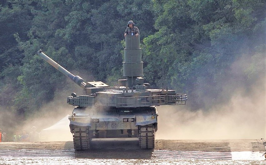 K2 có khả năng vượt sông sâu 4 m; Nguồn: wikipedia.org