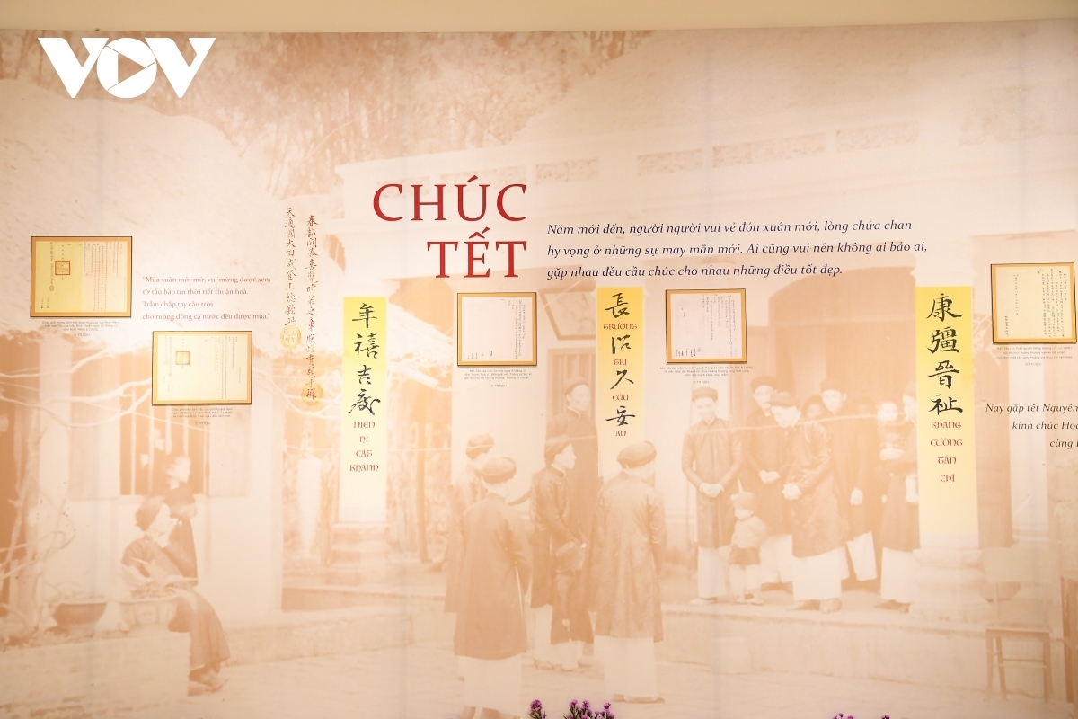 The function puts on display more than 100 unique documents and images depicting the traditional Tet holiday.