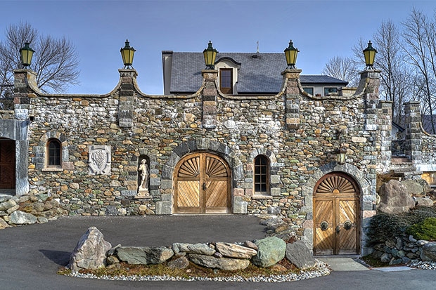 Trang viên chính được xây dựng từ năm 1846 đã được cải tạo vào năm 2021.