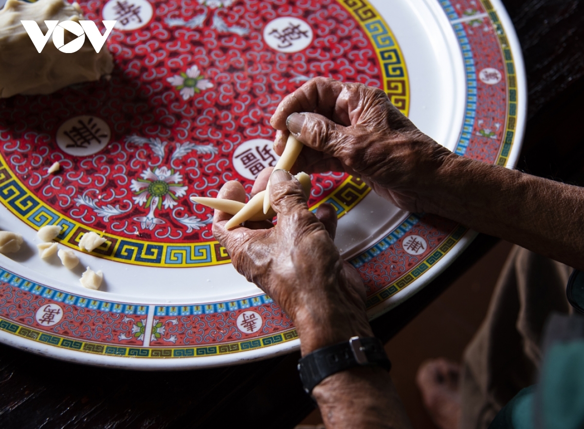 The 89-year-old man residing in An Thanh village, Quang Dien district, has been practicing his craft for more than seven decades.