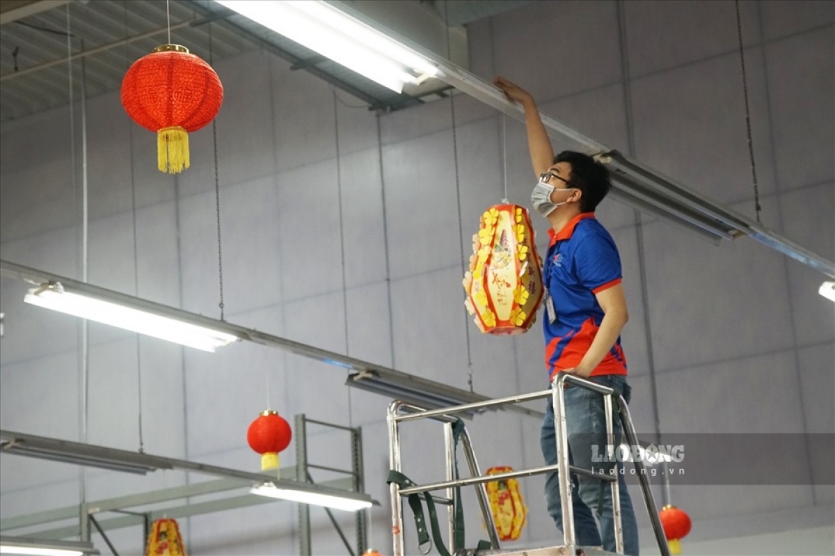 Supermarkets predict that purchases will increase over the next few weeks thanks to many promotional programmes to celebrate Tet.