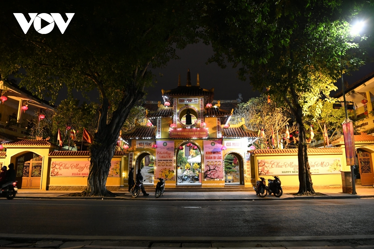 The Quan Su Pagoda located in downtown Hanoi witnesses a decline in the number of worshippers.