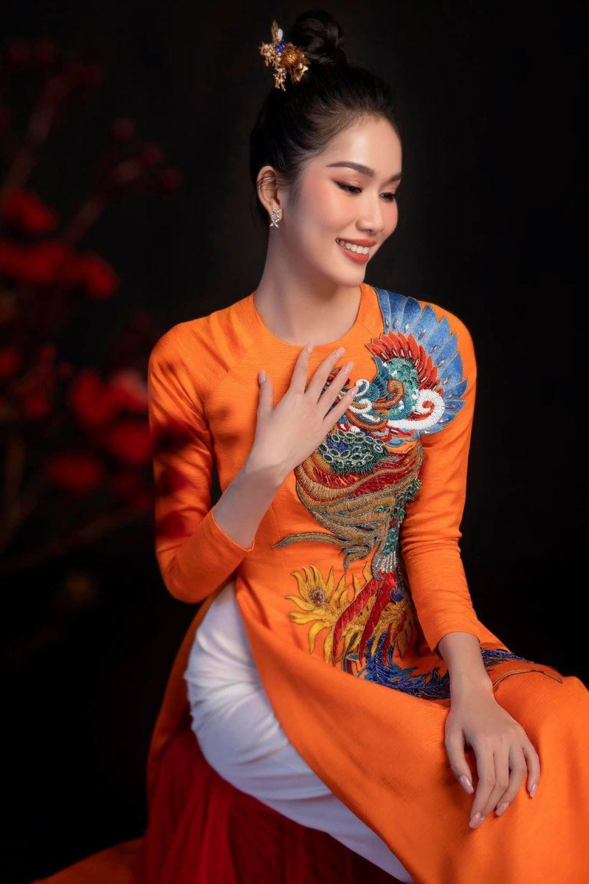 This year will be a busy period for Phuong Anh as she is both studying for a master's degree and preparing for the Miss International 2022 pageant. The local beauty confidently says that she would meet the targets.