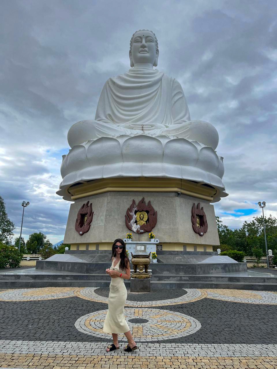 Nữ du khách Nastya rất thích chùa Long Sơn tại Nha Trang (Khánh Hòa). Nguồn: Nhân vật cung cấp