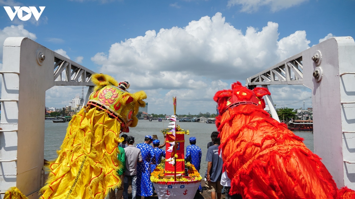 Lễ hội năm nay diễn ra trong ba ngày (12 - 14 tháng Giêng Âm lịch) với nhiều hoạt động tín ngưỡng, vui chơi như múa lân, cầu an…