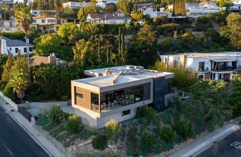 Biệt thự của Simu Liu.