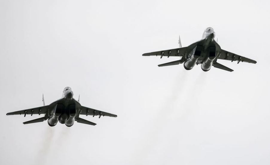 Tiêm kích MIG-29 bay ở một căn cứ không quân tại Vasylkiv, Ukraine ngày 3/8/2016. Ảnh: Reuters