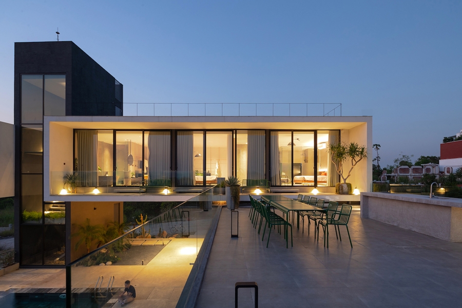 Các khối kiến trúc được kết hợp hài hòa, khéo léo, kết nối linh hoạt, đảm bảo công năng sử dụng và tạo giá trị thẩm mỹ cao cho công trình.