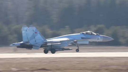Máy bay Su-35 cất cánh từ một căn cứ trong chiến dịch quân sự của Nga ở Ukraine. Ảnh: Bộ Quốc phòng Nga
