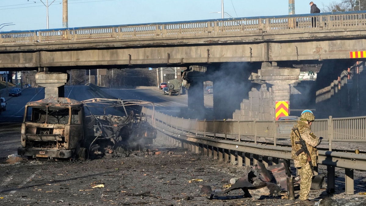 Chiến dịch quân sự của Nga tại Ukraine sẽ là tâm điểm của Hội nghị thượng đỉnh ở Pháp. Ảnh: AP