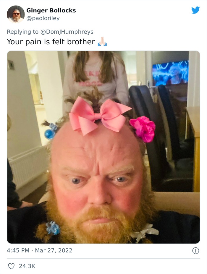 Dữ dằn, mạnh mẽ là thế nhưng ở nhà, bố cũng chỉ là người mua vui cho con gái mà thôi.