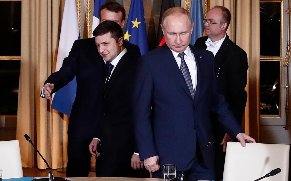 Tổng thống Ukraine Volodymyr Zelensky và Tổng thống Nga Vladimir Putin. Ảnh: AP
