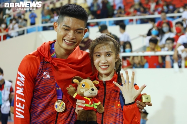 Bạn gái Nguyễn Tiến Trọng cũng là VĐV của đoàn thể thao Việt Nam tại SEA Games 31. Nguyễn Thị Phương Trinh vừa cùng đội tuyển cầu mây nữ Việt Nam thi đấu chiều nay ở nhà thi đấu Hoàng Mai.