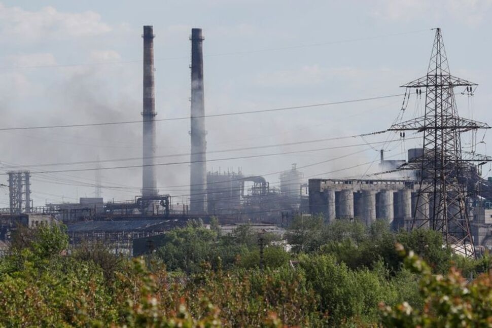 Nhà máy thép Azovstal ở Mariupol. Ảnh: Reuters