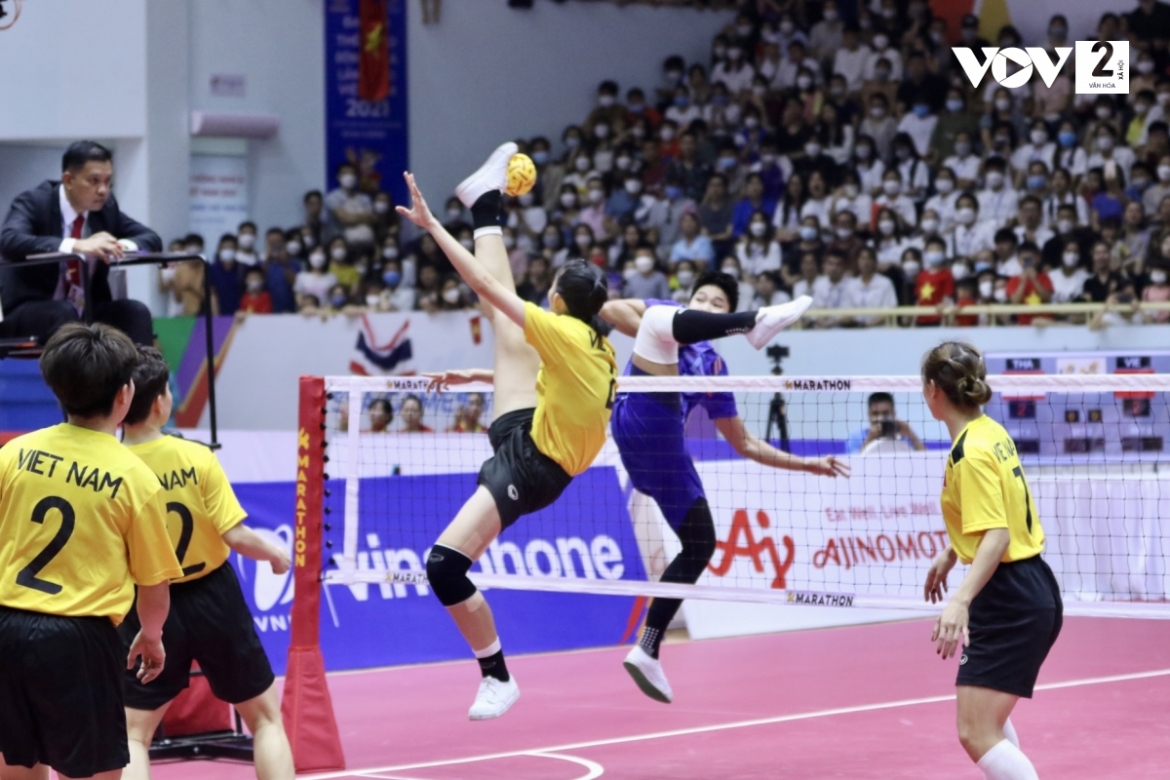 Tưởng chừng chiến thắng sét 2 như nằm trong tầm tay của các cô gái Việt Nam. Tuy nhiên, may mắn đã không “mỉm cười” với họ.