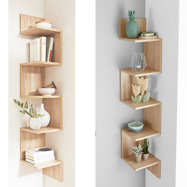 Sử dụng các kệ sách bằng gỗ