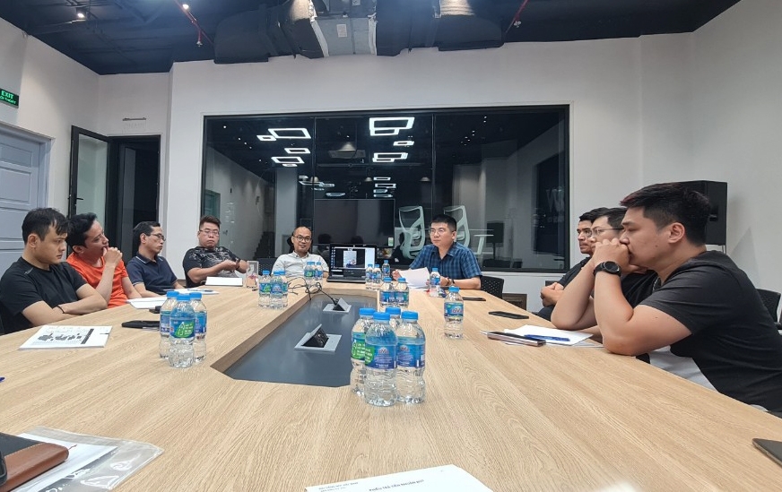 Cuộc họp của nhóm cán bộ, phóng viên VOV triển khai nhiệm vụ truyền thông về SEA Games 31 trên hệ thống phát thanh, điện tử và nền tảng số của VOV.