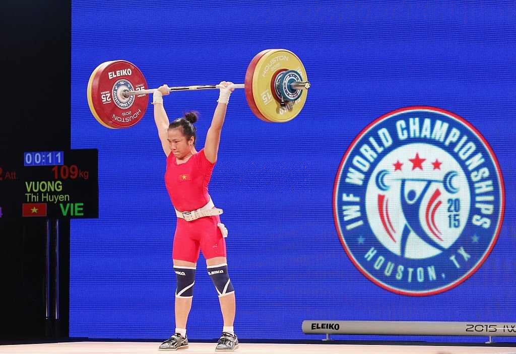 Vương Thị Huyền vắng mặt khiến cử tạ Việt Nam gặp nhiều thách thức ở SEA Games 31. (Ảnh: Getty). 