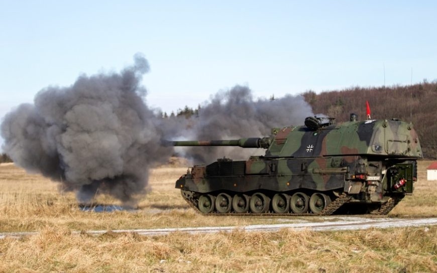 Lựu pháo tự hành Panzerhaubitzen 2000. Ảnh: Bundeswehr.