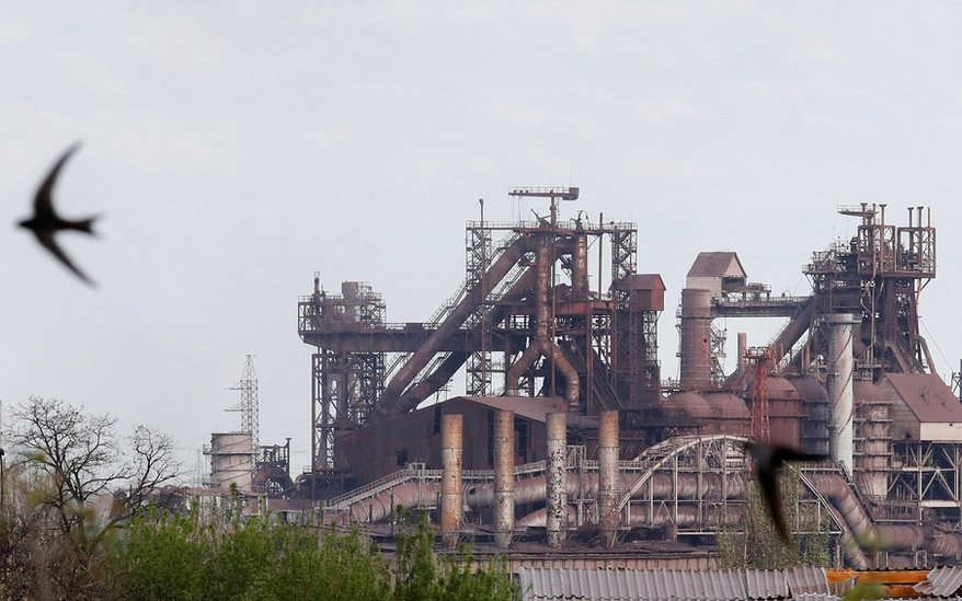 Nhà máy thép Azovstal ở Mariupol (Ukraine). Ảnh: Reuters.