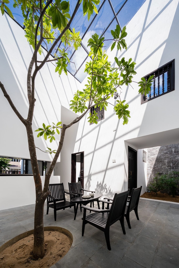 Đây là không gian nghỉ ngơi, thư giãn của các thành viên gia đình, luôn tràn ngập ánh sáng, thoáng đãng.