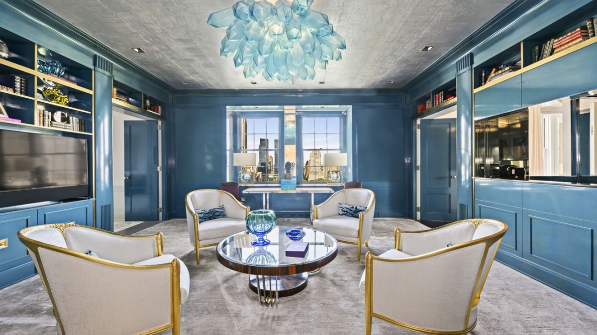 Căn nhà tràn ngập màu sắc xanh dương giúp căn nhà trông mát mẻ hơn