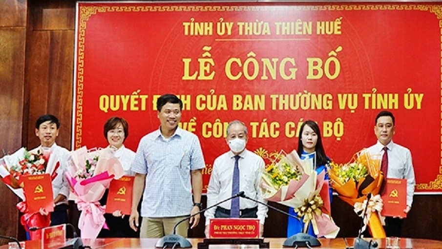 Ban Thường vụ Tỉnh ủy Thừa Thiên Huế công bố Quyết định về công tác cán bộ.