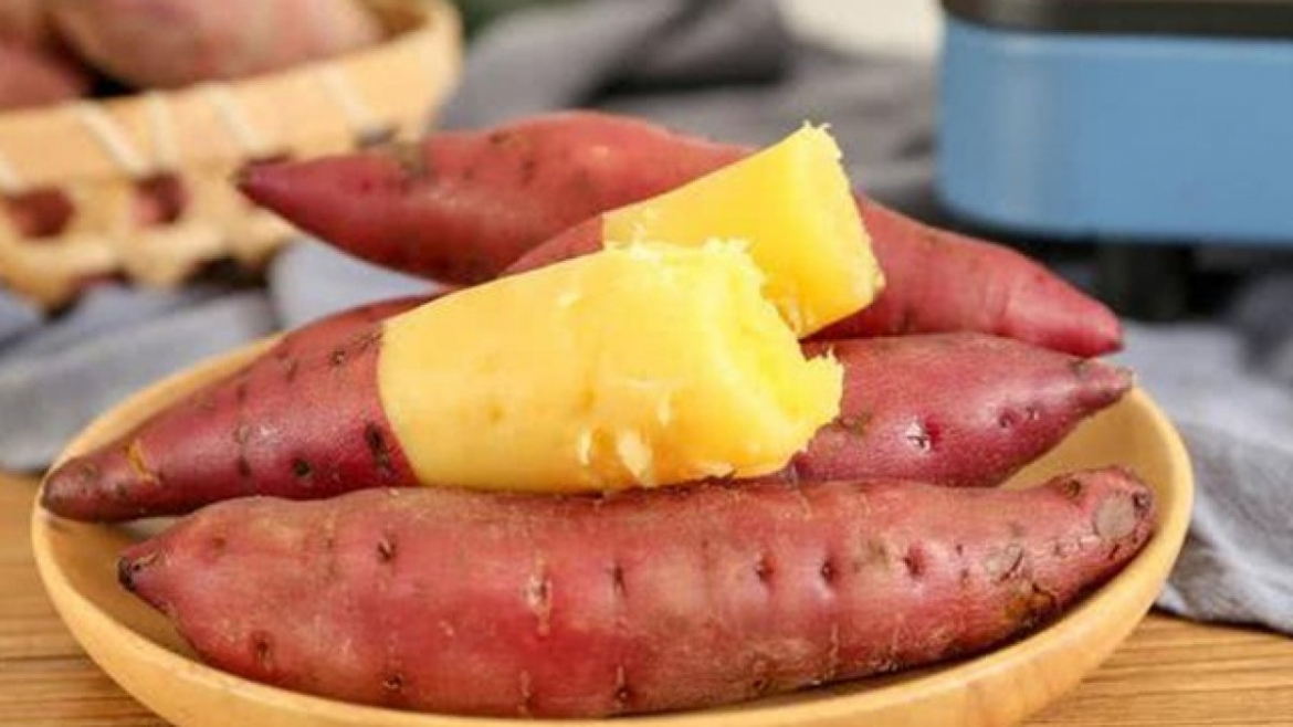 Khoai lang là một loại carb lành mạnh có thể cung cấp nhiều lợi ích và có thể là một bổ sung dinh dưỡng cho chế độ ăn uống hằng ngày.