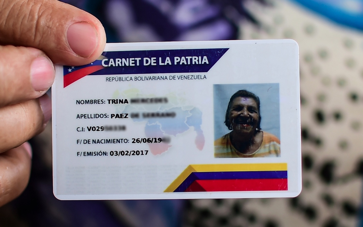 Chứng minh thư số kiểu mới của Venezuela (còn gọi là “thẻ tổ quốc). Ảnh: Getty.