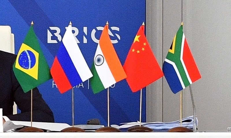 Cờ các nước BRICS. Ảnh: brics-russia.