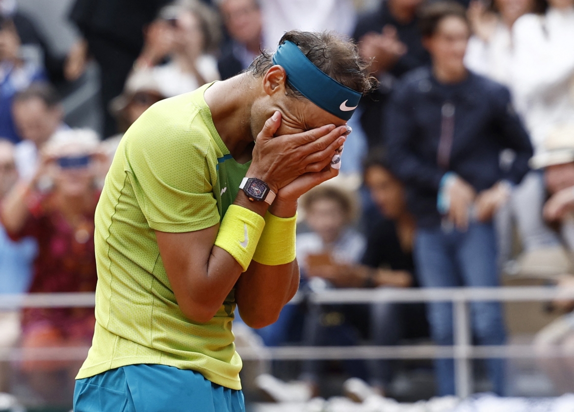 Thắng nhàn Casper Ruud 6-3, 6-3, 6-0 sau chỉ 2 giờ 18 phút, Nadal có lần thứ 14 đăng quang ở Roland Garros. 