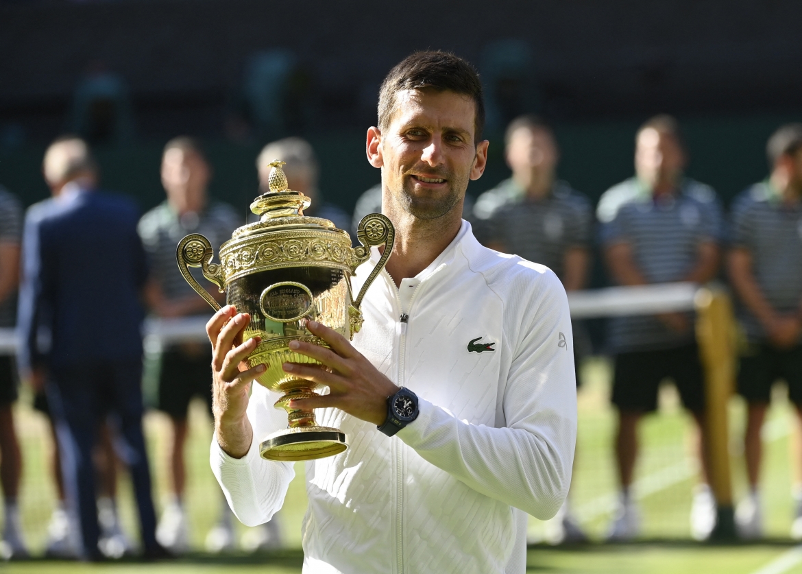 Novak Djokovic vô địch Wimbledon 2022 sau màn lội ngược dòng trước Nick Kyrgios ở trận chung kết đơn nam.
