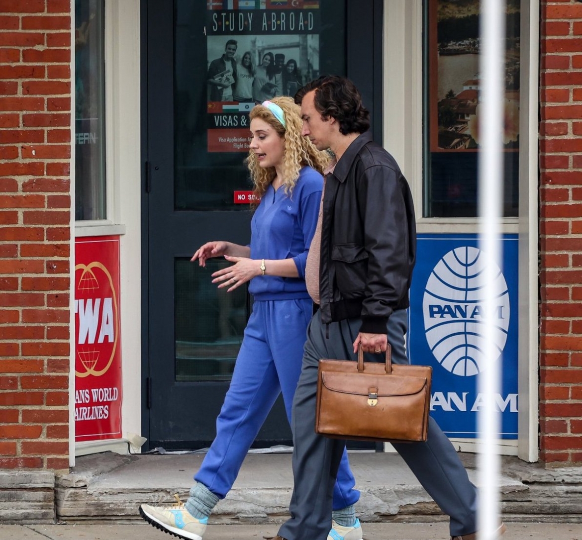 "White noise" với sự góp mặt của Adam Driver, Greta Gerwig,...