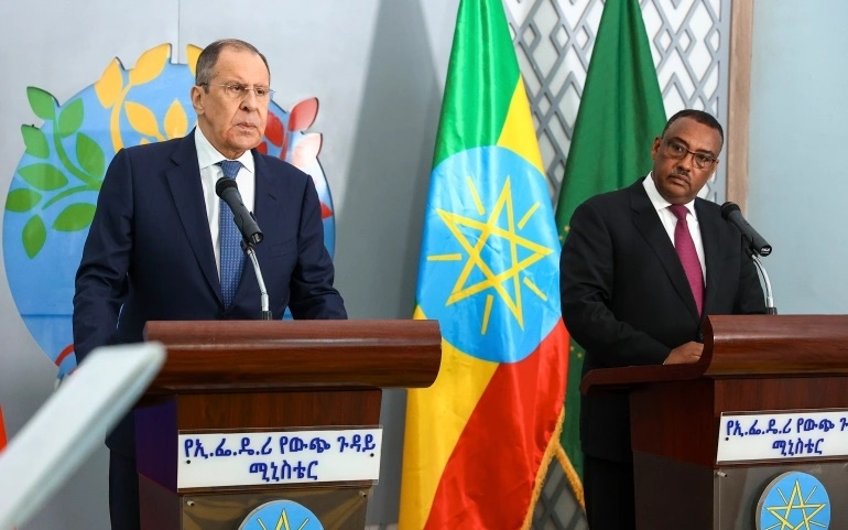 Ngoại trưởng Nga Lavrov (trái) và Ngoại trưởng Ethiopia Hassen tháng 7/2022. Ảnh: Bộ Ngoại giao Nga.