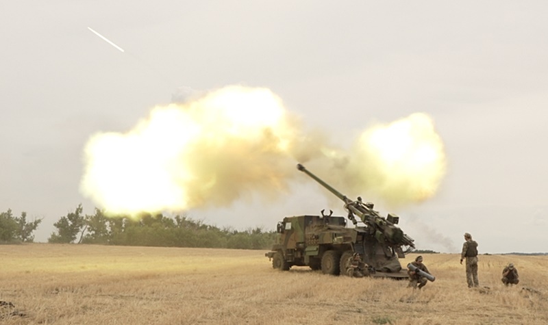 Pháo tự hành Caesar (do Pháp chế tạo) được Ukraine sử dụng trong cuộc chiến với Nga. Ảnh: BBC.