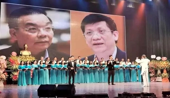 Phần hình ảnh minh họa cho tiết mục hợp xướng "Sau lời tuyên thệ" trong Đại hội Hội liên hiệp Văn học nghệ thuật Hà Nội gây xôn xao dư luận. (Ảnh: Facebook).