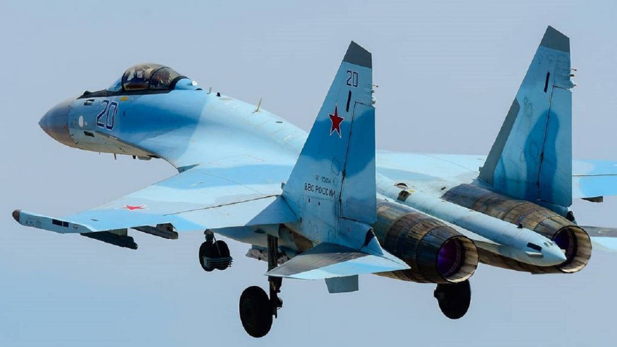 Máy bay Su-35 của Nga bay trên bầu trời Ukraine. Ảnh: TASS