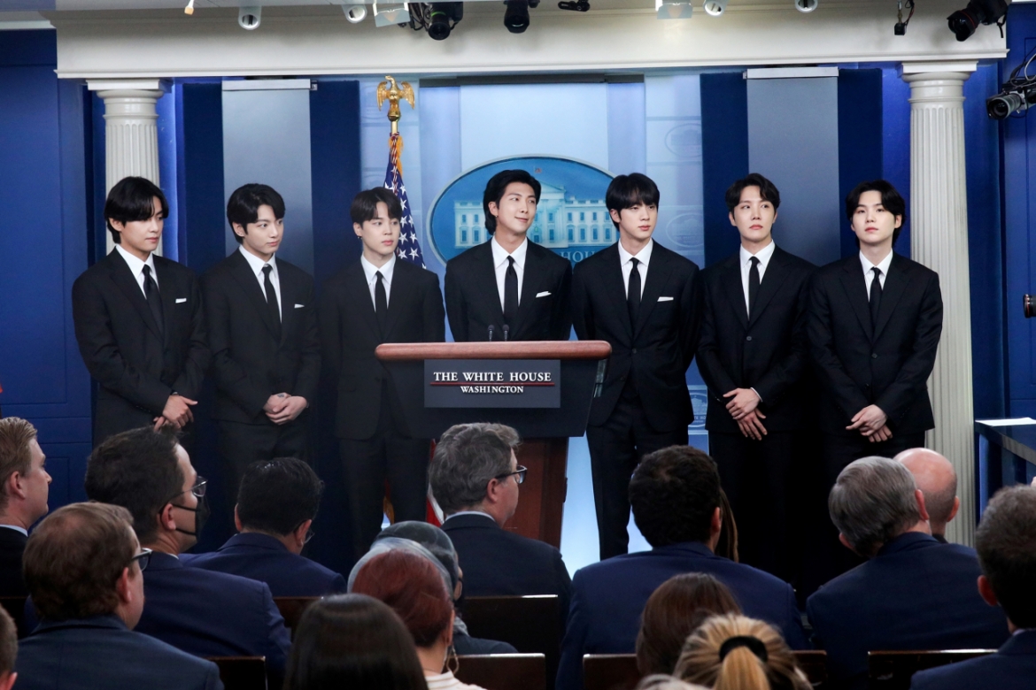 BTS phát biểu tại Nhà Trắng để thảo luận về sự hòa nhập và đại diện của người châu Á.